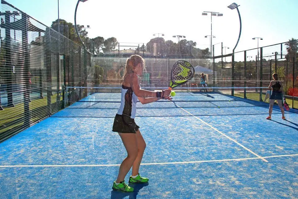 Tennis Salou H2O — instalación deportiva