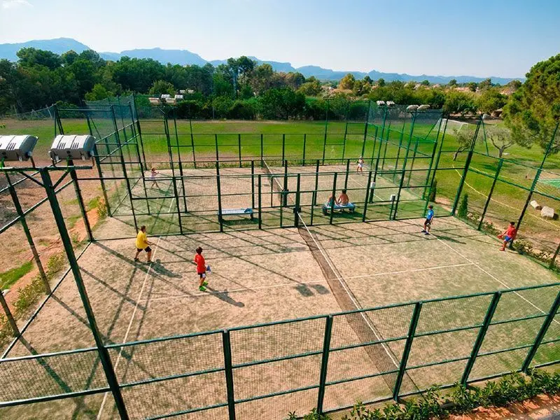 Playa Montroig Sports — instalación deportiva