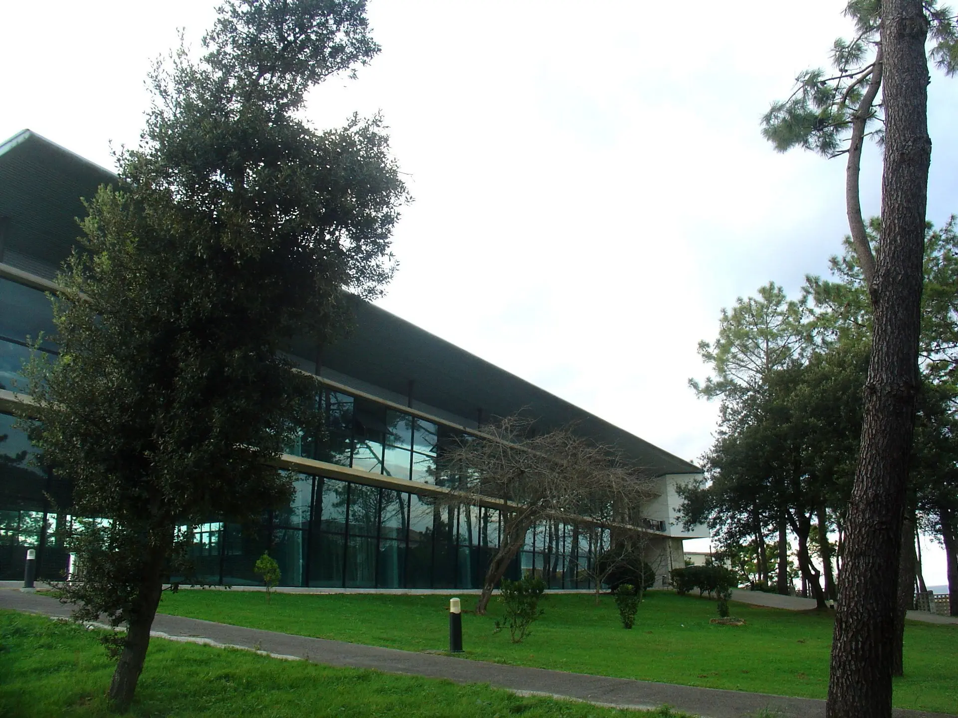 Polideportivo Nuestra Señora De Latas — instalación deportiva