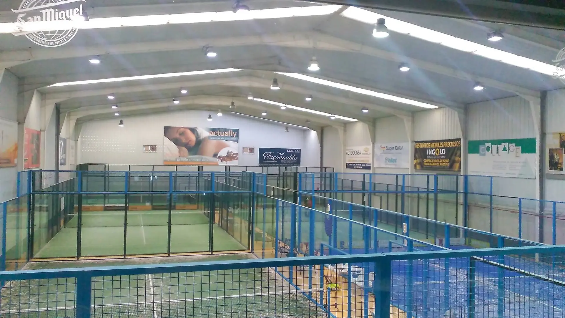 Padel Live Indoor — instalación deportiva