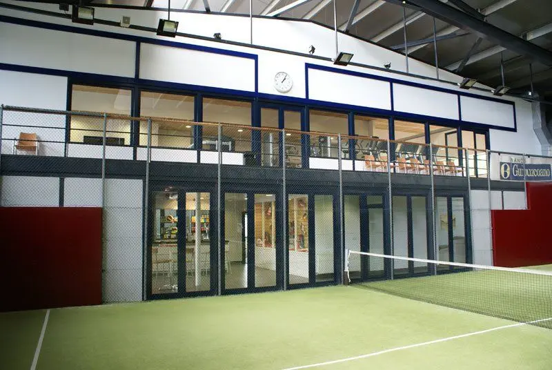 Padel 4 San Sebastián — instalación deportiva