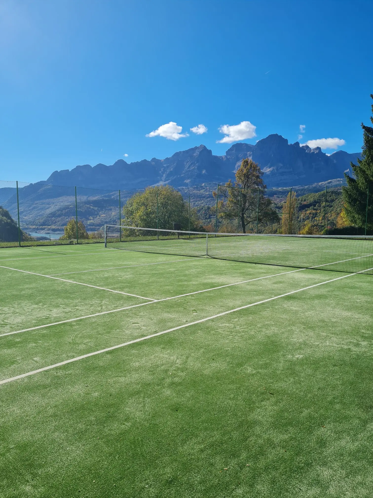 Pista Pádel Ayuntamiento de Panticosa — instalación deportiva