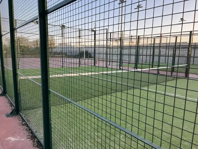 Padel Colegio Adharaz-Altasierra — instalación deportiva