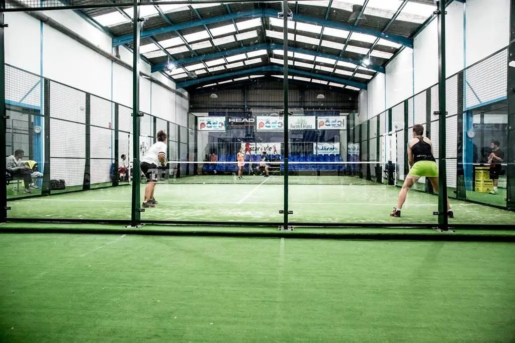Padel Moncada Indoor — instalación deportiva