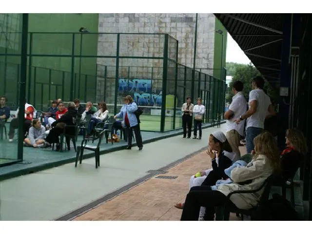 Padel Derio — instalación deportiva