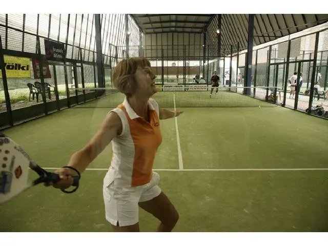 Padel Derio — instalación deportiva