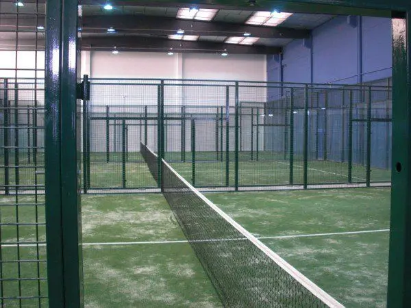 Club de Padel Valencia indoor — instalación deportiva