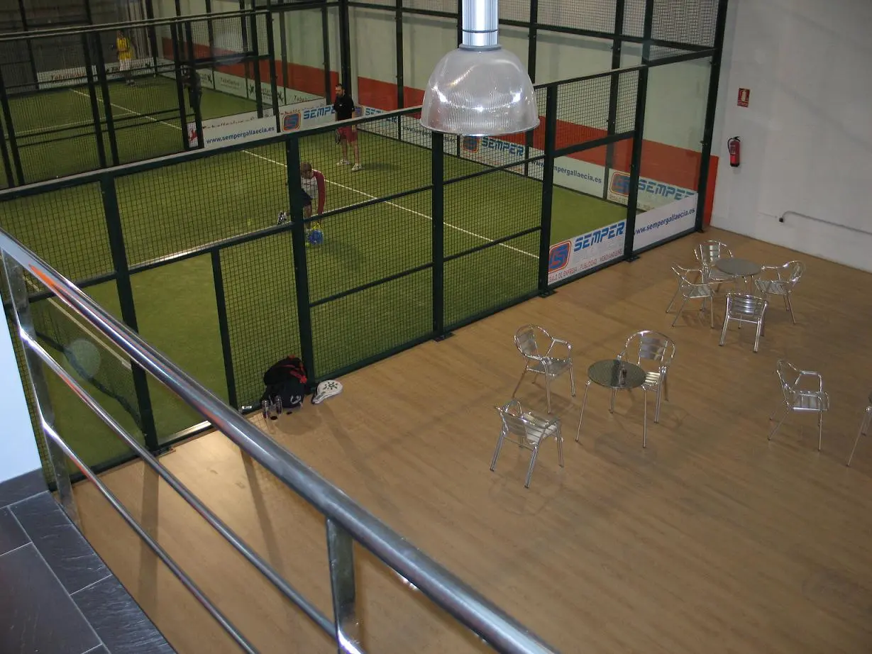 Padel Plus — instalación deportiva