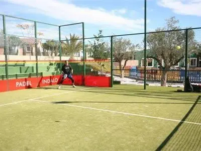 Club de tenis y pádel Indalo — instalación deportiva