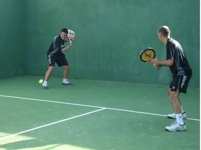 Club de Tenis y Padel El Mirador — instalación deportiva