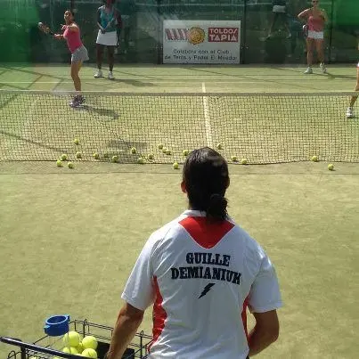 Club de Tenis y Padel El Mirador — instalación deportiva