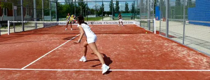 Lasa Sport Club — instalación deportiva