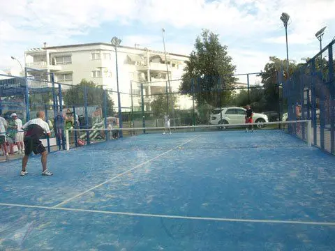 Club de Pádel Los Granados — instalación deportiva