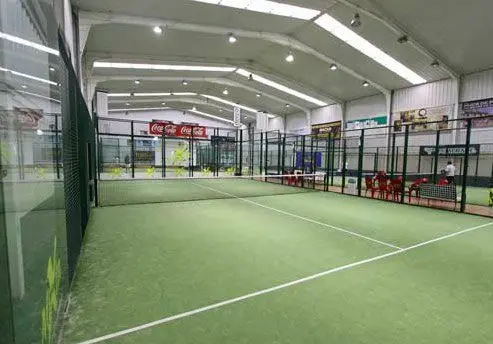 Pádel Five — instalación deportiva