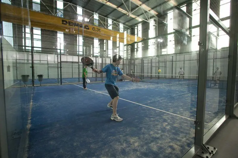 Padel Indoor Center — instalación deportiva