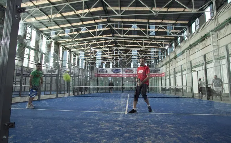 Padel Indoor Center — instalación deportiva