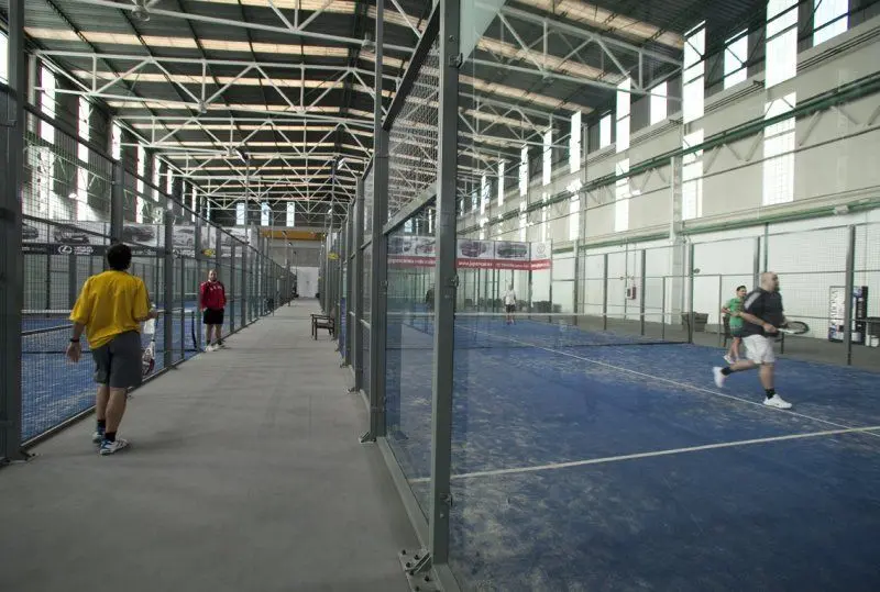 Padel Indoor Center — instalación deportiva