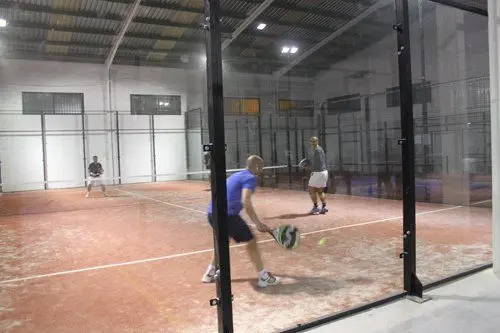 Padel Indoor Gandía — instalación deportiva