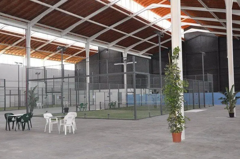 Padel Indoor X3 — instalación deportiva