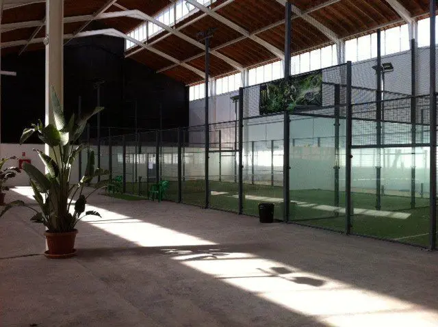 Padel Indoor X3 — instalación deportiva