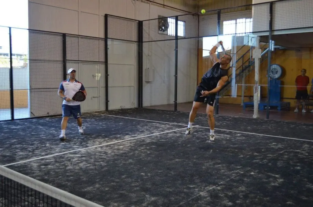Helios Padel Indoor Parla — instalación deportiva