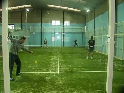 Padel Indoor El Viso — instalación deportiva