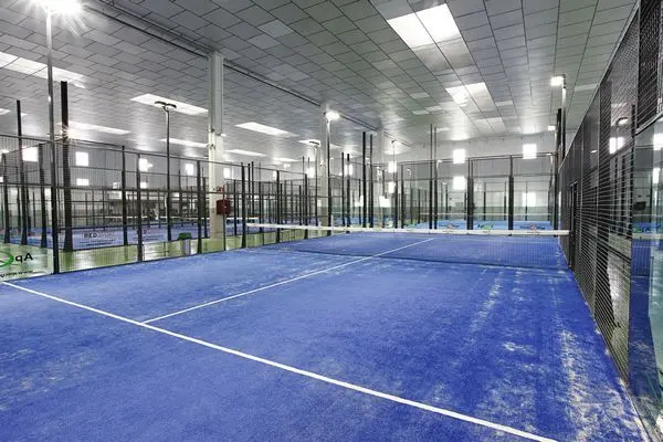 Padel indoor Granollers — instalación deportiva