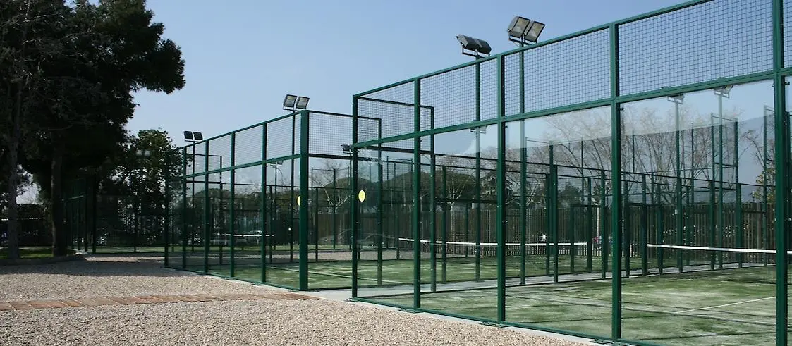 Piscines Bernat Picornell — instalación deportiva