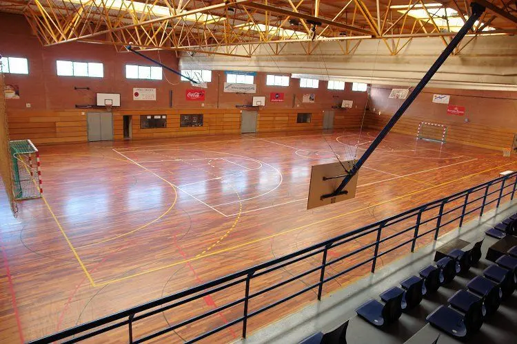 Centre Esportiu Municipal de la Verneda — instalación deportiva