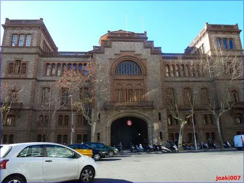 Instal·lacions Esportives Escola Industrial — instalación deportiva