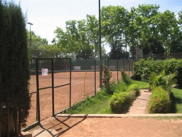Reial Societat de Tennis Pompeia — instalación deportiva