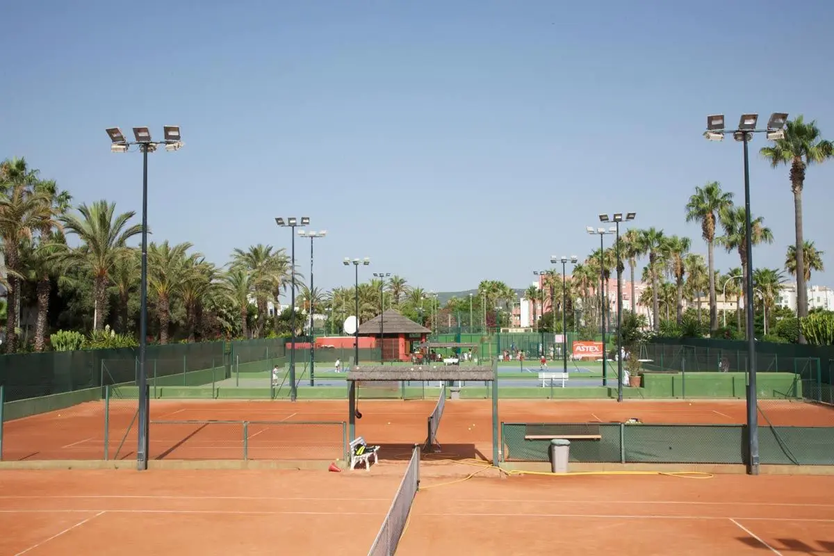 Sotogrande Racquet Centre - El Octógono — instalación deportiva