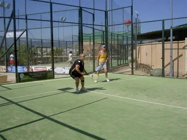 Racket Club Fuengirola — instalación deportiva