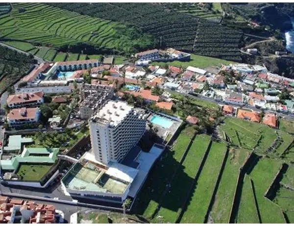 Hotel Panorámica Garden Padel — instalación deportiva