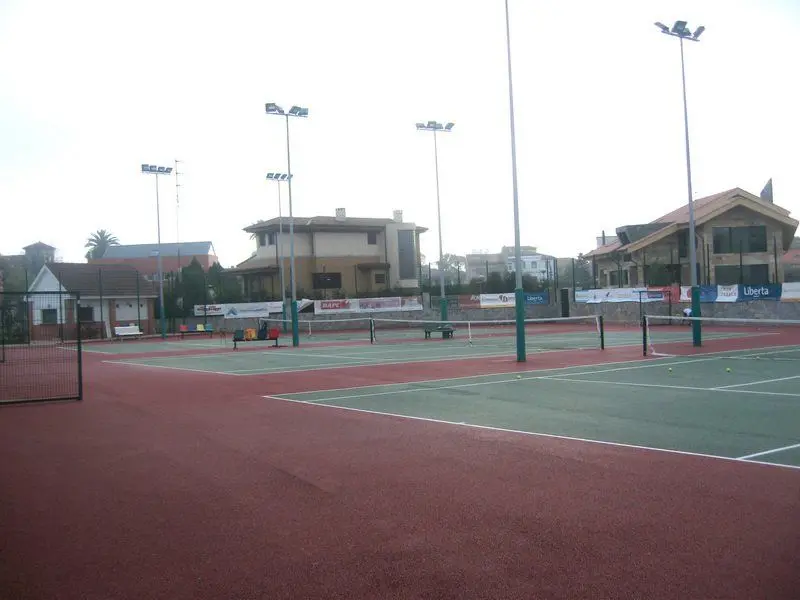 Club de Tenis Gijón — instalación deportiva