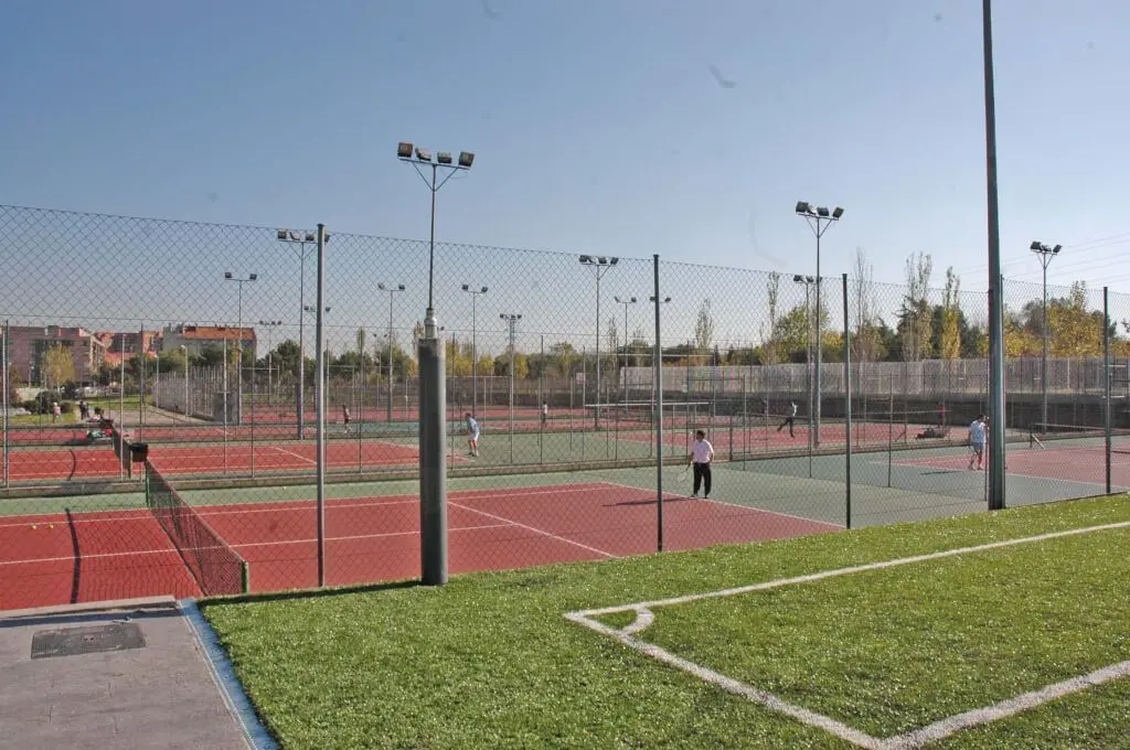 Centro deportivo municipal Plata y Castañar — instalación deportiva
