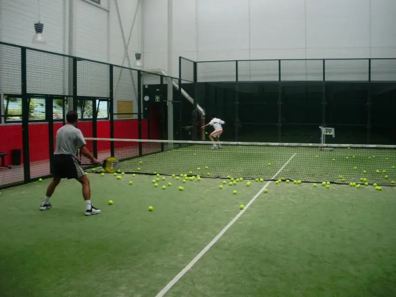 Trinkete y Padel Ibaeta — instalación deportiva