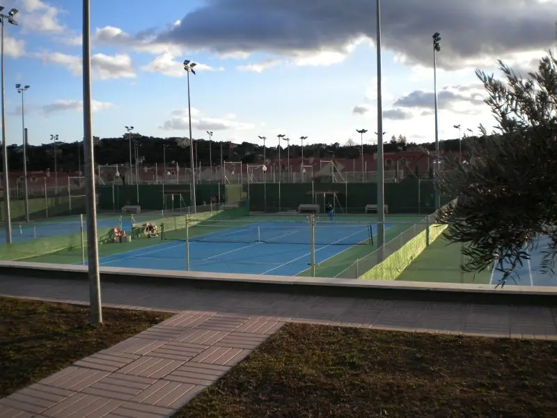 Club de Tenis y Pádel Guadarrama — instalación deportiva