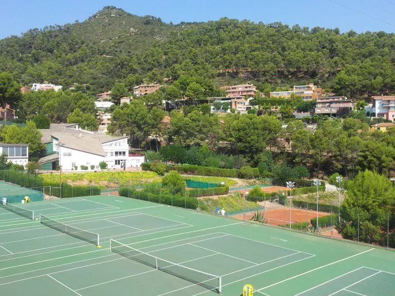 Club Can Via - Bruguera Tennis Academy Top Team — instalación deportiva