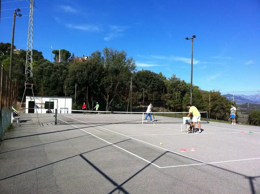 Club Tennis Casserres — instalación deportiva