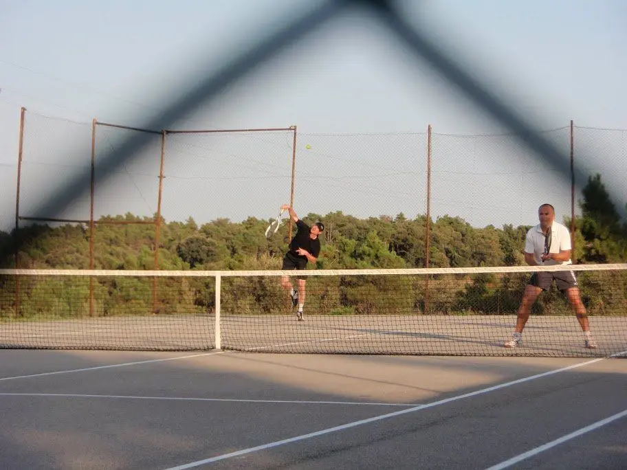 Club Tennis Casserres — instalación deportiva