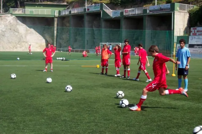 Fundació Esportiva Privada U.R. Laru — instalación deportiva