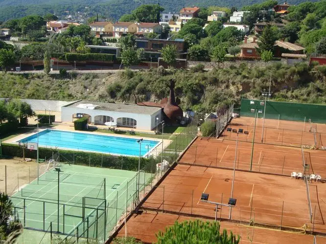 Club Esportiu de Tennis La Llobera — instalación deportiva