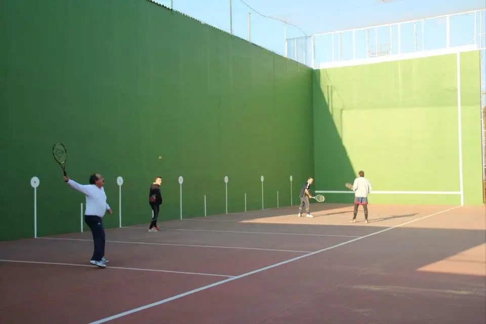 Club de Tennis El Forn — instalación deportiva