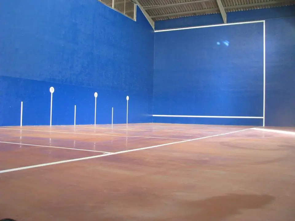 Club de Tennis El Forn — instalación deportiva