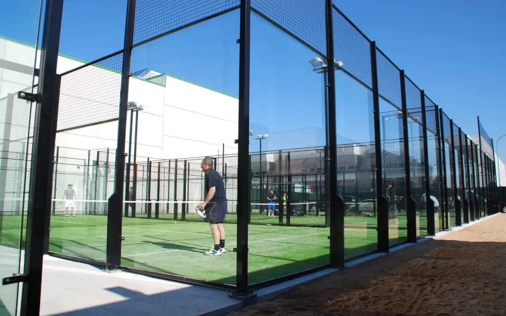 MB Padel Outdoor Barcelona Mercabarna — instalación deportiva