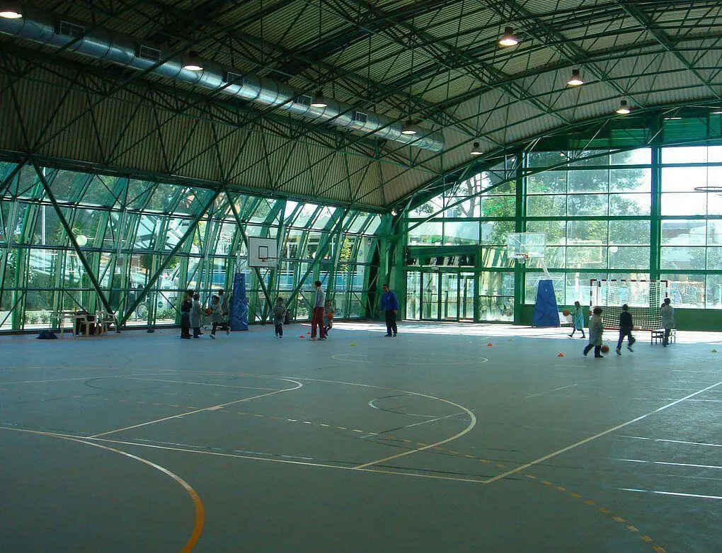 Iale Sport Centre — instalación deportiva