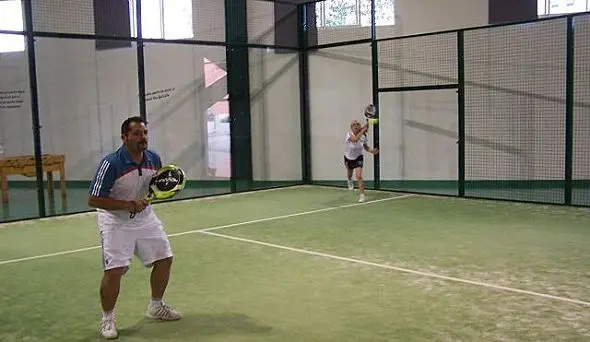 Club de Pádel Almanzor — instalación deportiva