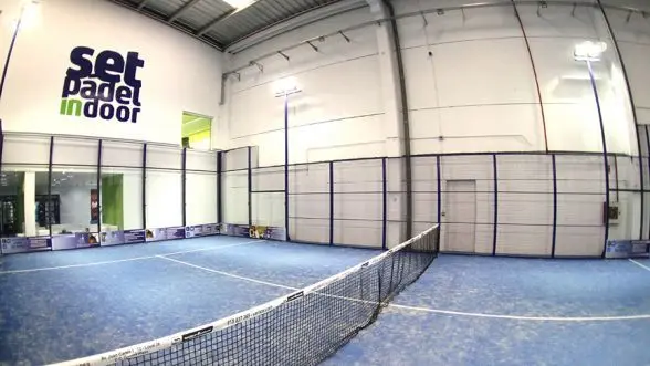 Set Padel Indoor — instalación deportiva