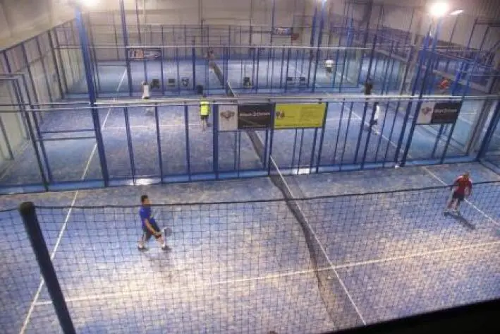 Padel Indoor Gavá — instalación deportiva
